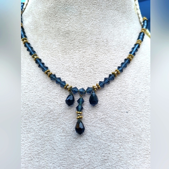 Vintage Blue Crystal Necklace - Picture 3 of 8